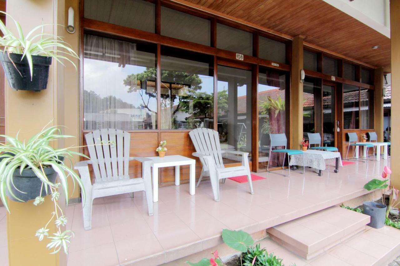 Villa Enggal Lembang Exterior foto