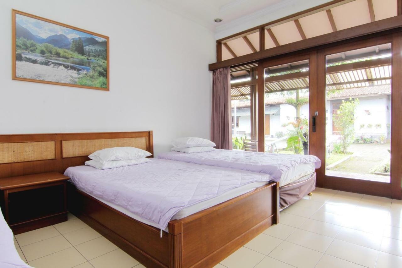 Villa Enggal Lembang Exterior foto