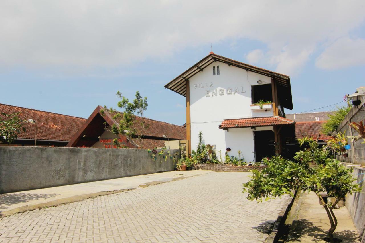Villa Enggal Lembang Exterior foto